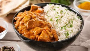 طريقة عمل الدجاج بالكاري مع الأرز: وصفة شهية وسهلة التحضير